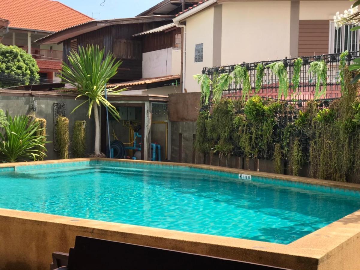Teeraya Boutique Vandrarhem Chiang Mai Exteriör bild