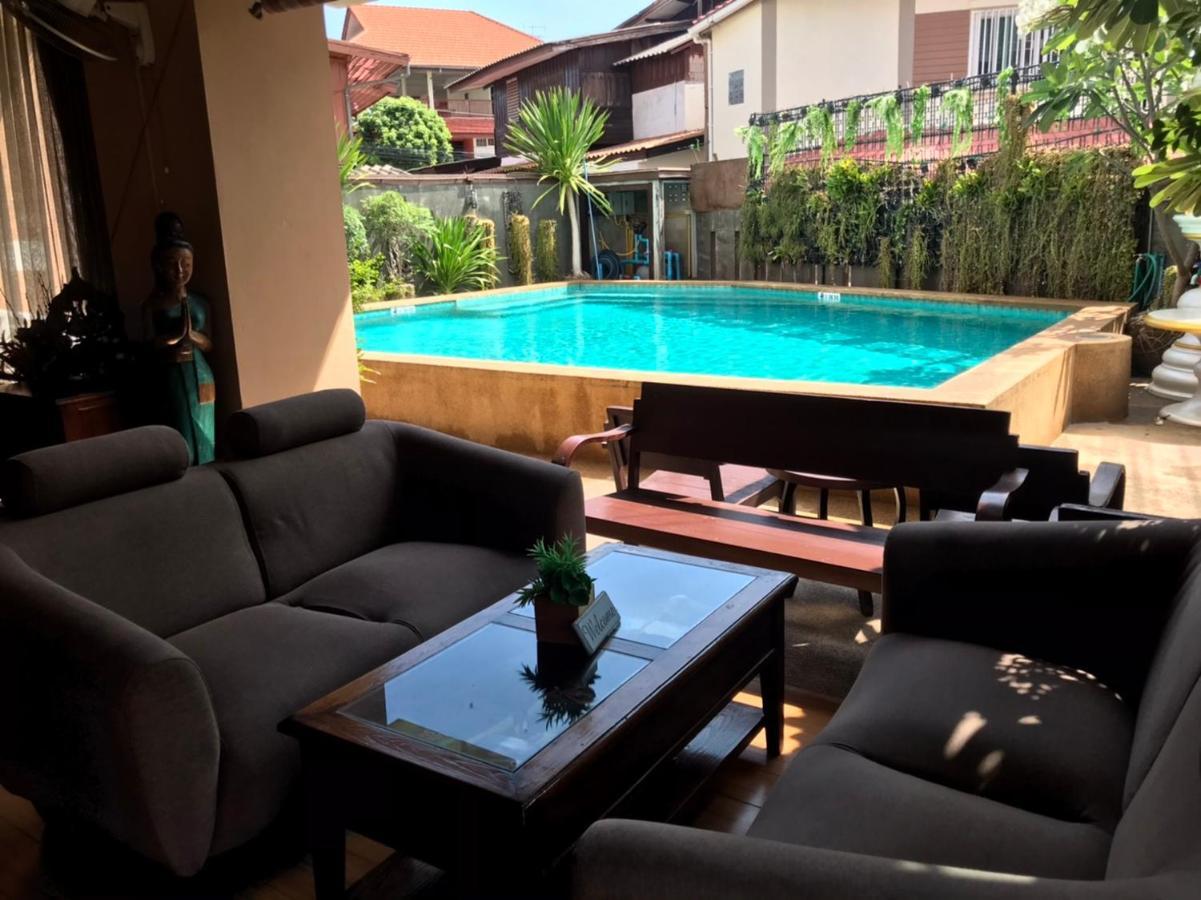 Teeraya Boutique Vandrarhem Chiang Mai Exteriör bild
